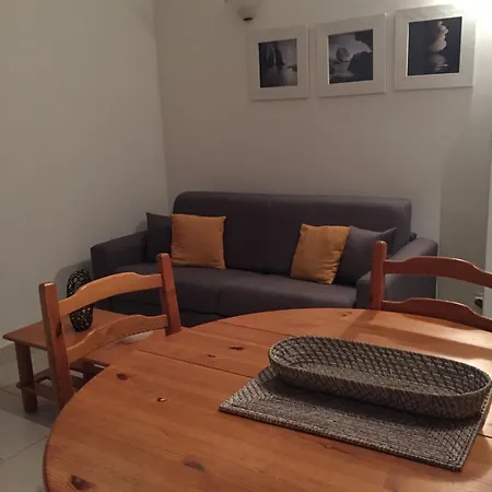 Domaine Valdaronu בית נופש