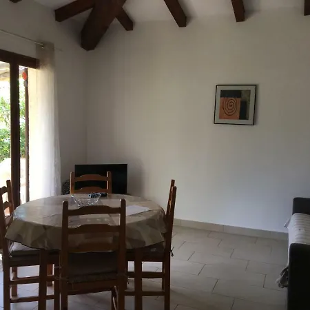 Domaine Valdaronu Ferienhaus *